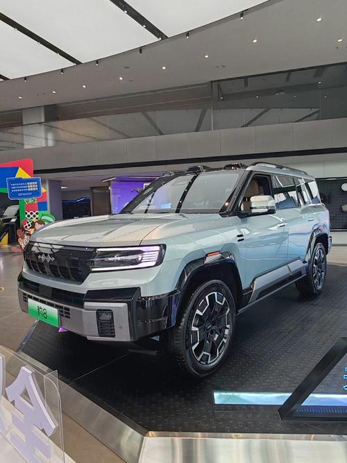 成都287比亚迪方程豹硬派越野的爆款，英菲尼迪35周年与你共成长